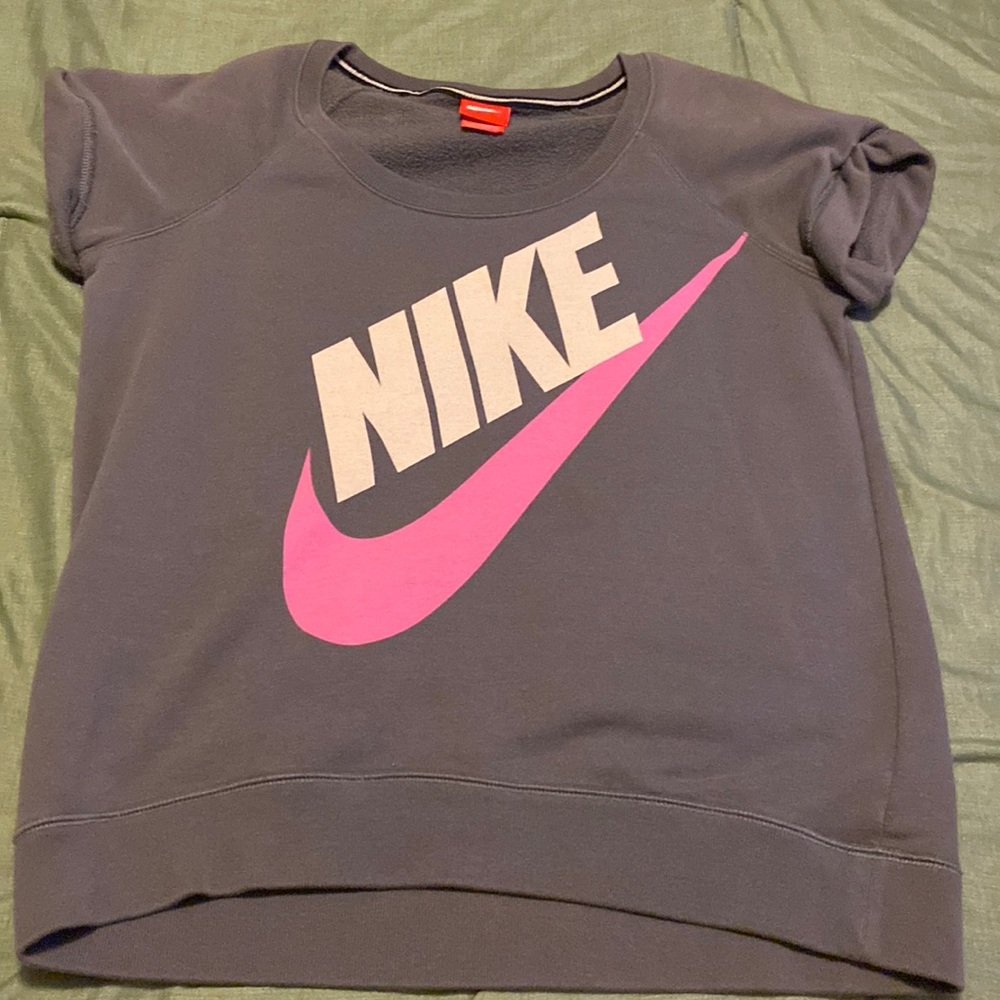 Nike short sleeve shirt